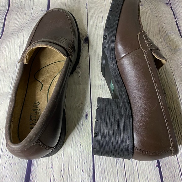 Eastland Newbury Leather Heeled Loafers Size 7 - Picture 9 of 11